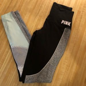 LADYS PINK VICTORIAS SECRET LEGGINGS.   SIZE- XS